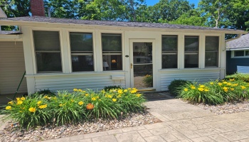 402 Oak Avenue, Lakeside, 43440, 2 Bedrooms Bedrooms, ,1 BathroomBathrooms,Residential,For Sale,Oak,20262884