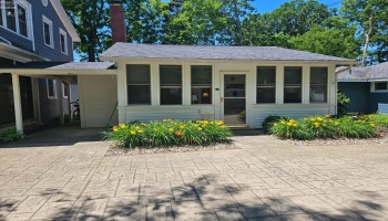 402 Oak Avenue, Lakeside, 43440, 2 Bedrooms Bedrooms, ,1 BathroomBathrooms,Residential,For Sale,Oak,20262884