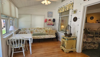 402 Oak Avenue, Lakeside, 43440, 2 Bedrooms Bedrooms, ,1 BathroomBathrooms,Residential,For Sale,Oak,20262884