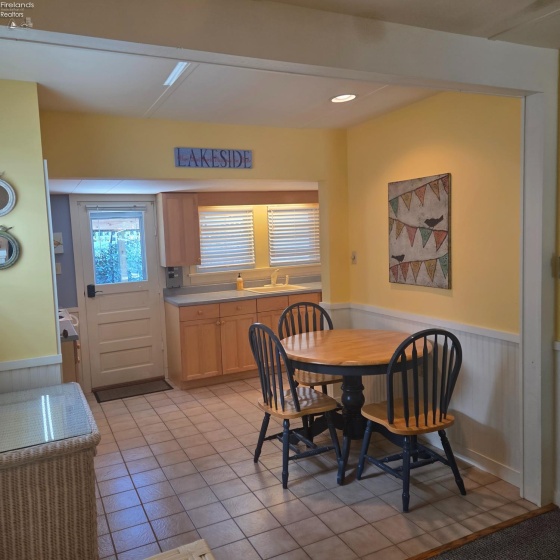 402 Oak Avenue, Lakeside, 43440, 2 Bedrooms Bedrooms, ,1 BathroomBathrooms,Residential,For Sale,Oak,20262884
