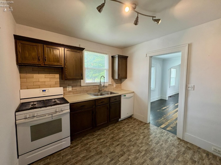 208 Lawrence Street, Bellevue, 44811, 3 Bedrooms Bedrooms, ,2 BathroomsBathrooms,Residential,For Sale,Lawrence,20262916