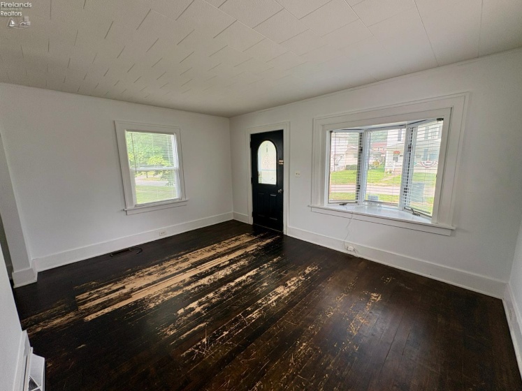 208 Lawrence Street, Bellevue, 44811, 3 Bedrooms Bedrooms, ,2 BathroomsBathrooms,Residential,For Sale,Lawrence,20262916