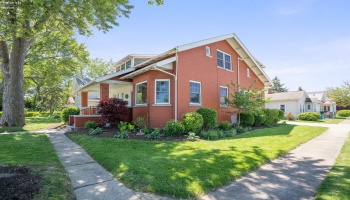 204 Monroe Street, Port Clinton, 43452, 4 Bedrooms Bedrooms, ,4 BathroomsBathrooms,Residential,For Sale,Monroe,20262710