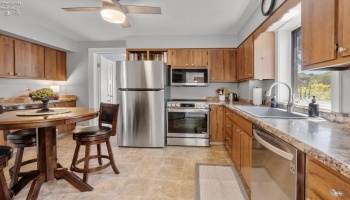 204 Monroe Street, Port Clinton, 43452, 4 Bedrooms Bedrooms, ,4 BathroomsBathrooms,Residential,For Sale,Monroe,20262710