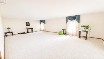 1206 Royal Oak Court, Mansfield, 44906, 4 Bedrooms Bedrooms, ,4 BathroomsBathrooms,Residential,For Sale,Royal Oak,20262903
