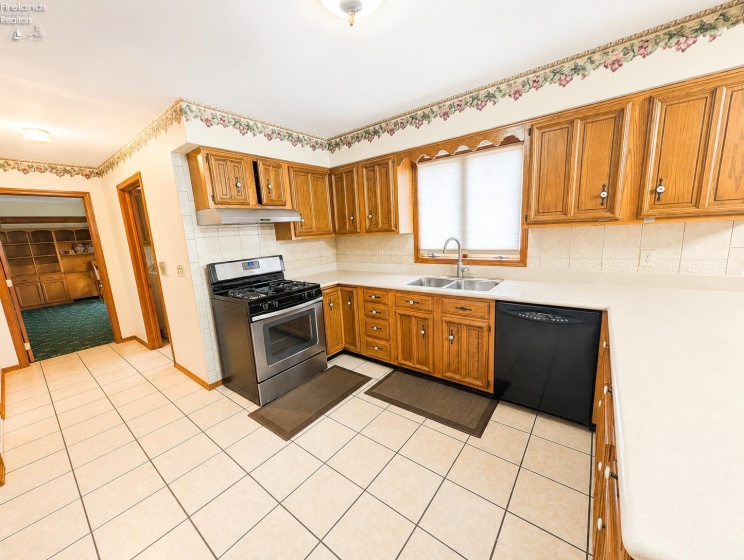 1206 Royal Oak Court, Mansfield, 44906, 4 Bedrooms Bedrooms, ,4 BathroomsBathrooms,Residential,For Sale,Royal Oak,20262903