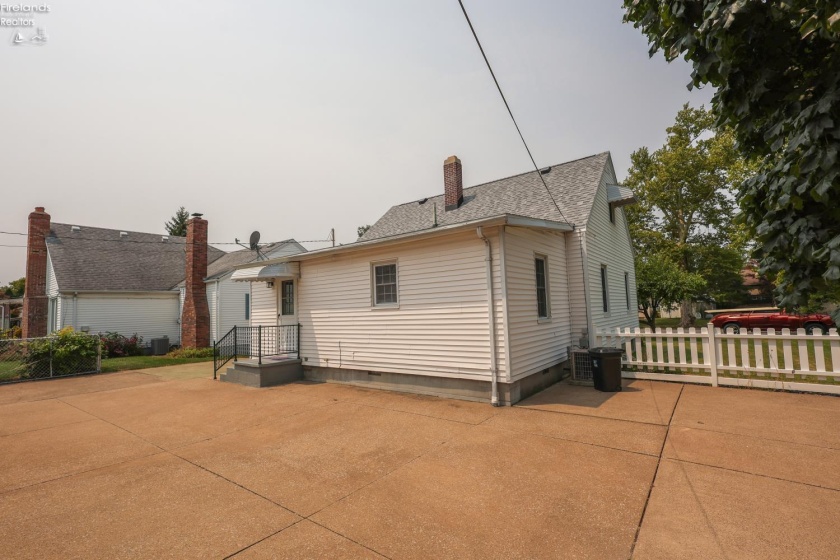 548 50th Street, Sandusky, 44870, 3 Bedrooms Bedrooms, ,2 BathroomsBathrooms,Residential,For Sale,50th,20262927