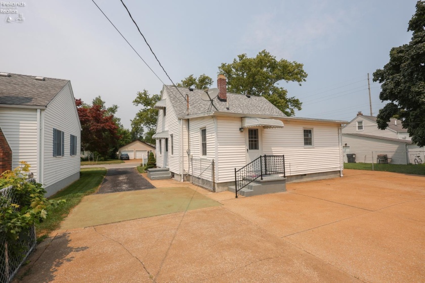 548 50th Street, Sandusky, 44870, 3 Bedrooms Bedrooms, ,2 BathroomsBathrooms,Residential,For Sale,50th,20262927