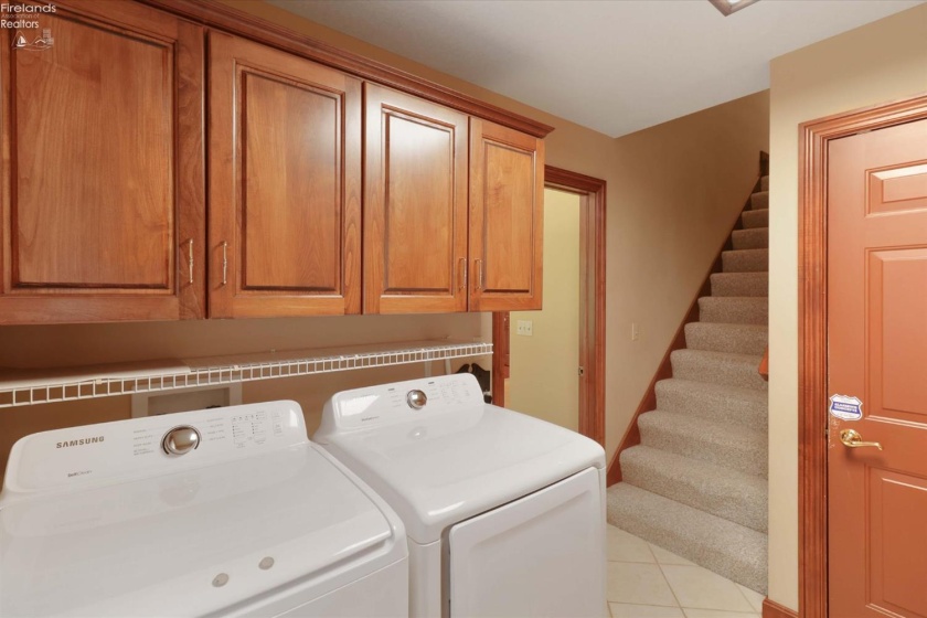 2807 Woodside Drive, Huron, 44839, 5 Bedrooms Bedrooms, ,4 BathroomsBathrooms,Residential,For Sale,Woodside,20262844