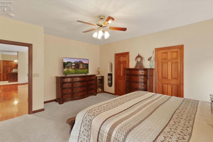 2807 Woodside Drive, Huron, 44839, 5 Bedrooms Bedrooms, ,4 BathroomsBathrooms,Residential,For Sale,Woodside,20262844