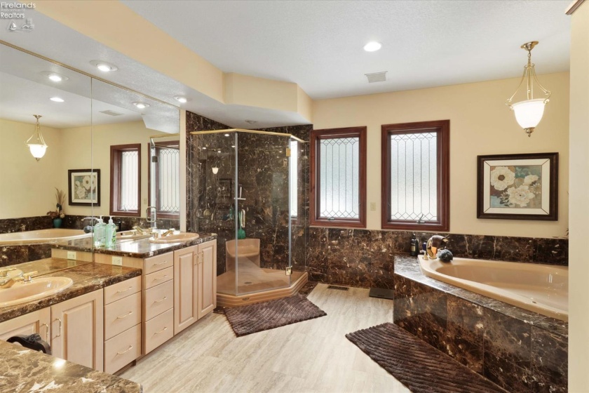 2807 Woodside Drive, Huron, 44839, 5 Bedrooms Bedrooms, ,4 BathroomsBathrooms,Residential,For Sale,Woodside,20262844