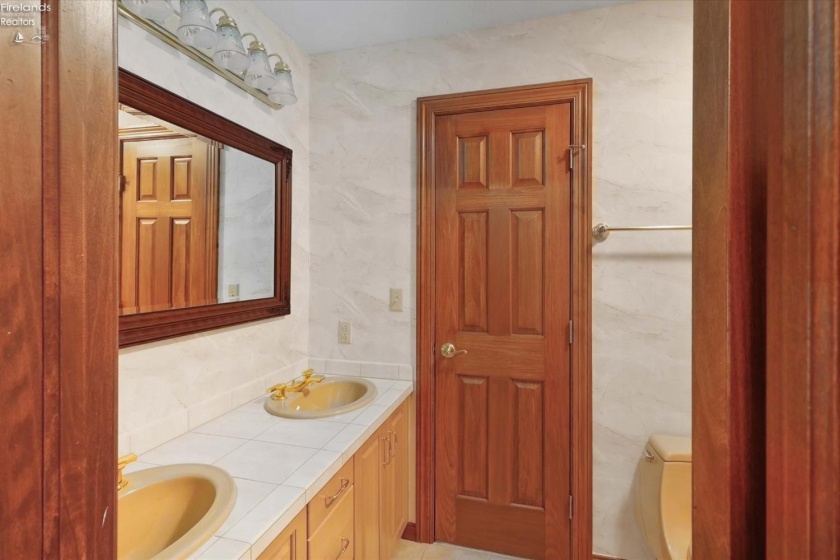 2807 Woodside Drive, Huron, 44839, 5 Bedrooms Bedrooms, ,4 BathroomsBathrooms,Residential,For Sale,Woodside,20262844