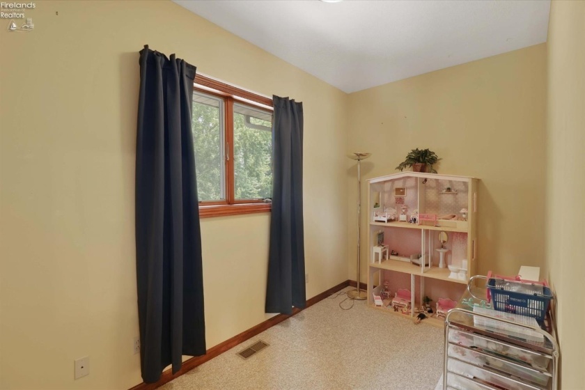2807 Woodside Drive, Huron, 44839, 5 Bedrooms Bedrooms, ,4 BathroomsBathrooms,Residential,For Sale,Woodside,20262844