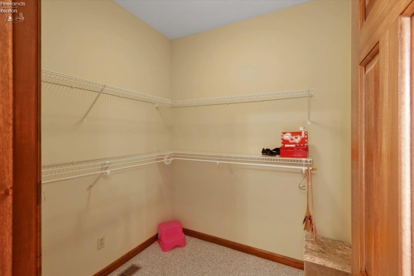 2807 Woodside Drive, Huron, 44839, 5 Bedrooms Bedrooms, ,4 BathroomsBathrooms,Residential,For Sale,Woodside,20262844