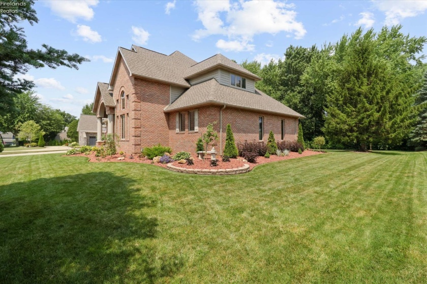2807 Woodside Drive, Huron, 44839, 5 Bedrooms Bedrooms, ,4 BathroomsBathrooms,Residential,For Sale,Woodside,20262844