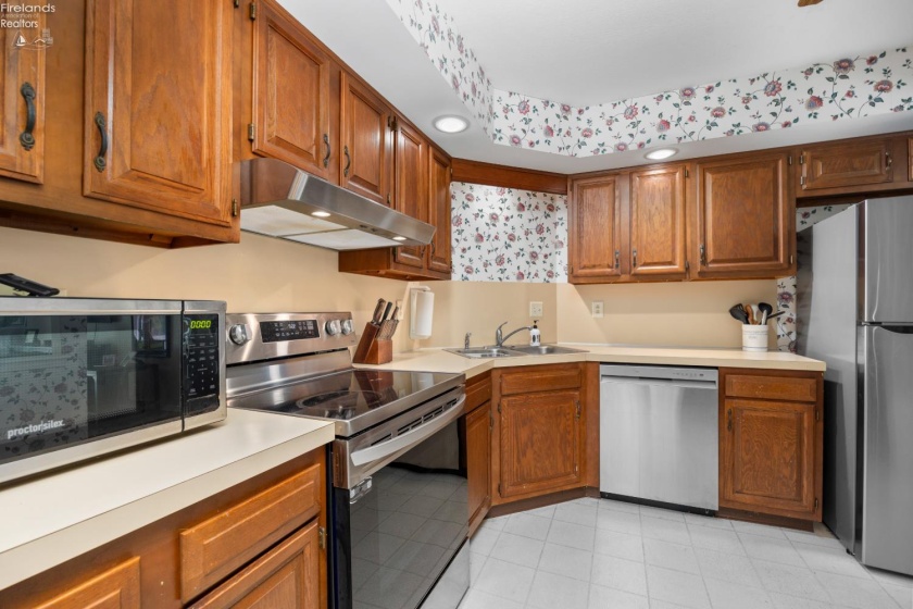 4704 Venice Heights Boulevard, Sandusky, 44870, 3 Bedrooms Bedrooms, ,2 BathroomsBathrooms,Residential,For Sale,Venice Heights,20262872
