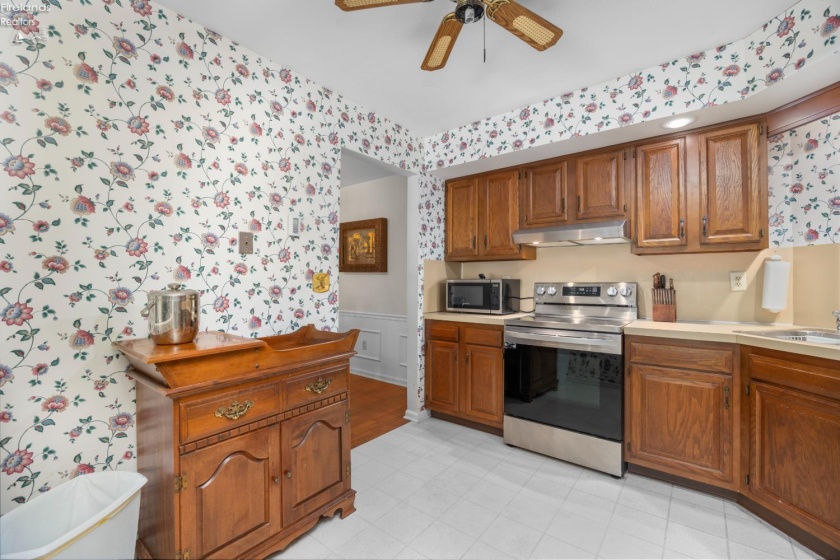 4704 Venice Heights Boulevard, Sandusky, 44870, 3 Bedrooms Bedrooms, ,2 BathroomsBathrooms,Residential,For Sale,Venice Heights,20262872