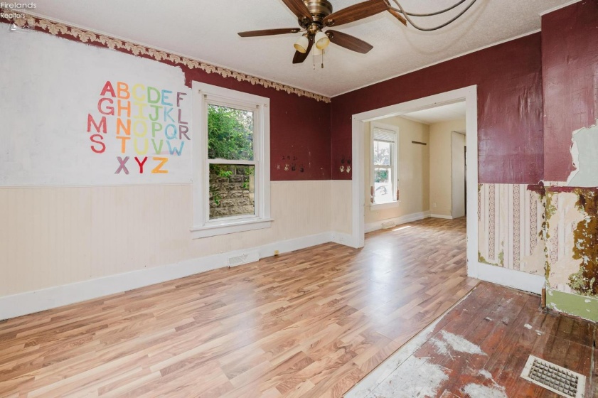 618 Lockwood Avenue, Sandusky, 44870, 3 Bedrooms Bedrooms, ,2 BathroomsBathrooms,Residential,For Sale,Lockwood,20262857