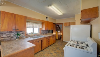 701 Tenney Avenue, Amherst, 44001, 3 Bedrooms Bedrooms, ,2 BathroomsBathrooms,Residential,For Sale,Tenney,20262947