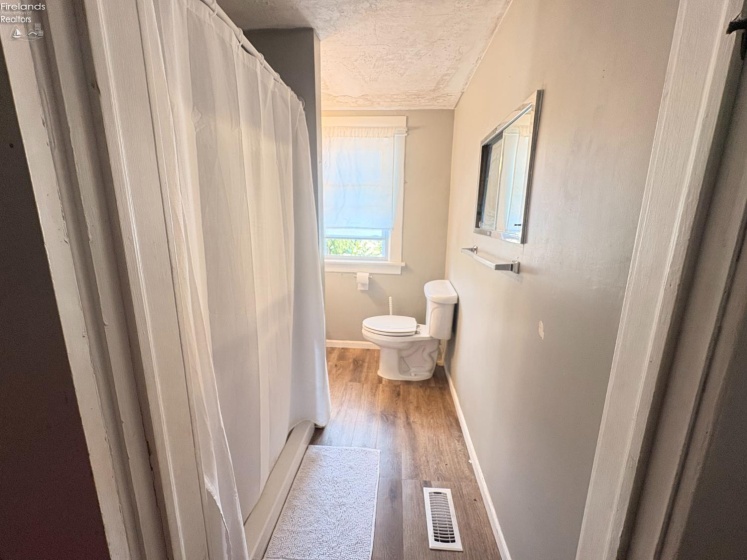 701 Tenney Avenue, Amherst, 44001, 3 Bedrooms Bedrooms, ,2 BathroomsBathrooms,Residential,For Sale,Tenney,20262947