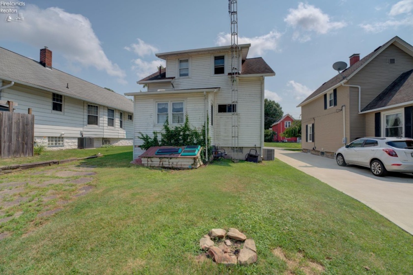 701 Tenney Avenue, Amherst, 44001, 3 Bedrooms Bedrooms, ,2 BathroomsBathrooms,Residential,For Sale,Tenney,20262947
