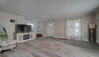701 Tenney Avenue, Amherst, 44001, 3 Bedrooms Bedrooms, ,2 BathroomsBathrooms,Residential,For Sale,Tenney,20262947
