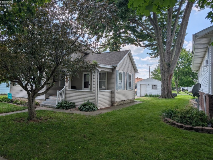 326 Spruce Street, Fremont, 43420, 4 Bedrooms Bedrooms, ,1 BathroomBathrooms,Residential,For Sale,Spruce,20262485
