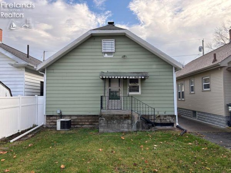 609 Harrison Street, Sandusky, 44870, 3 Bedrooms Bedrooms, ,1 BathroomBathrooms,Residential,For Sale,Harrison,20262879