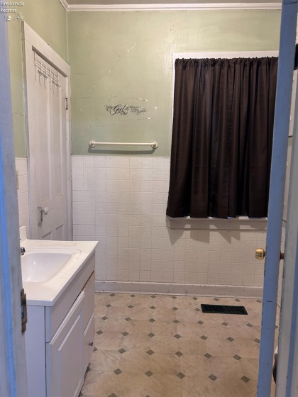 707 Adams Street, Sandusky, 44870, 2 Bedrooms Bedrooms, ,1 BathroomBathrooms,Residential,For Sale,Adams,20262951