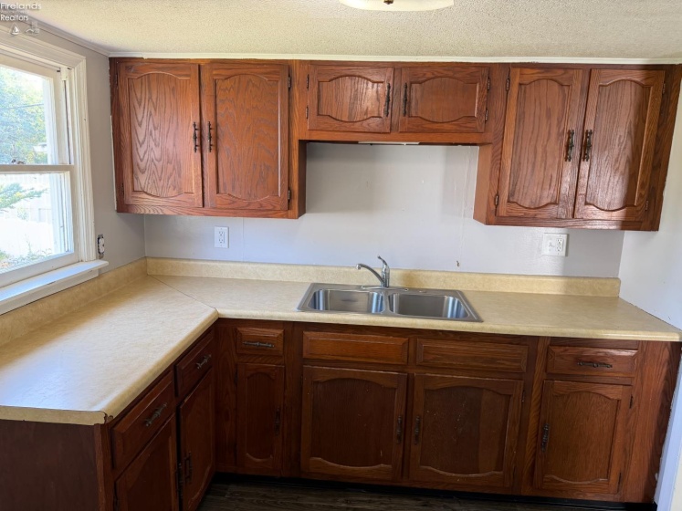 76 Apple Street, Tiffin, 44883, 3 Bedrooms Bedrooms, ,1 BathroomBathrooms,Residential,For Sale,Apple,20262953