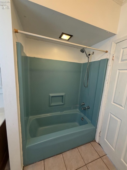 76 Apple Street, Tiffin, 44883, 3 Bedrooms Bedrooms, ,1 BathroomBathrooms,Residential,For Sale,Apple,20262953