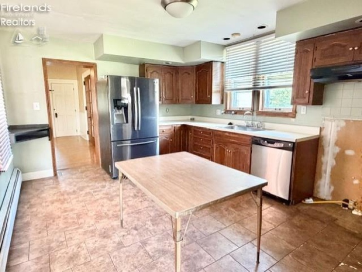 231 Northwest Street, Bellevue, 44811, 3 Bedrooms Bedrooms, ,2 BathroomsBathrooms,Residential,For Sale,Northwest,20262959