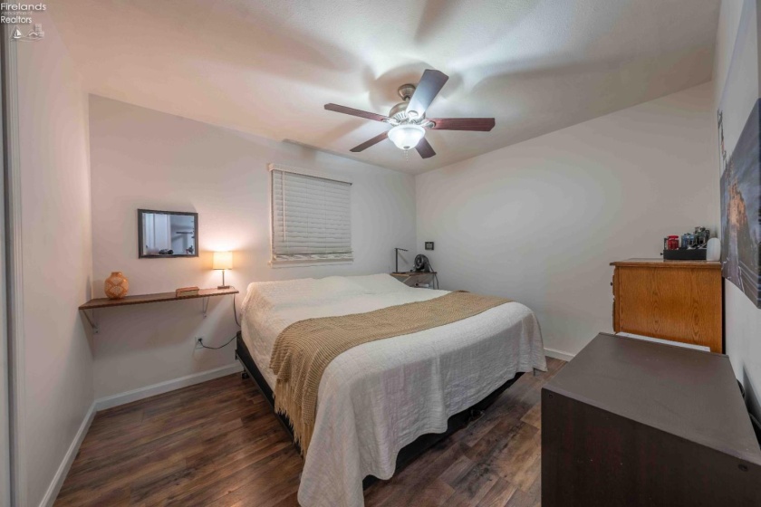 303 Erieview, Sheffield Lake, 44054, 3 Bedrooms Bedrooms, ,1 BathroomBathrooms,Residential,For Sale,Erieview,20262975