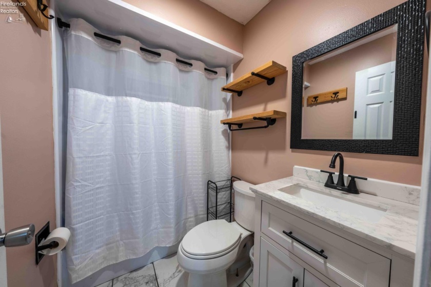 303 Erieview, Sheffield Lake, 44054, 3 Bedrooms Bedrooms, ,1 BathroomBathrooms,Residential,For Sale,Erieview,20262975