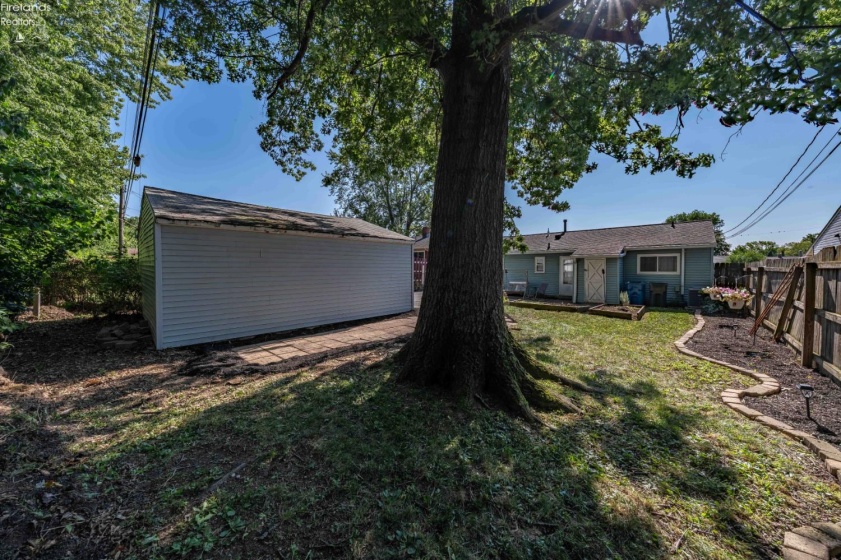 303 Erieview, Sheffield Lake, 44054, 3 Bedrooms Bedrooms, ,1 BathroomBathrooms,Residential,For Sale,Erieview,20262975