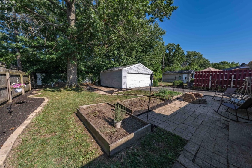 303 Erieview, Sheffield Lake, 44054, 3 Bedrooms Bedrooms, ,1 BathroomBathrooms,Residential,For Sale,Erieview,20262975