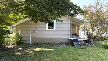 123 Monroe Street, Sandusky, 44870, 2 Bedrooms Bedrooms, ,1 BathroomBathrooms,Residential,For Sale,Monroe,20262936