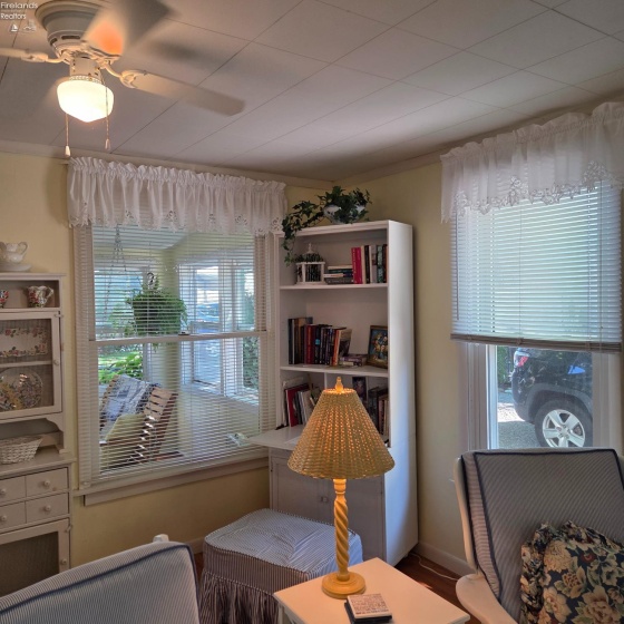 422 Oak Avenue, Lakeside, 43440, 2 Bedrooms Bedrooms, ,1 BathroomBathrooms,Residential,For Sale,Oak,20262971