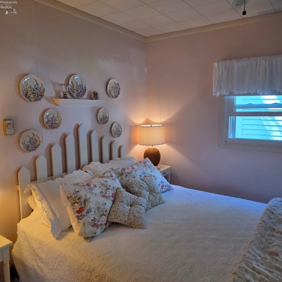 422 Oak Avenue, Lakeside, 43440, 2 Bedrooms Bedrooms, ,1 BathroomBathrooms,Residential,For Sale,Oak,20262971