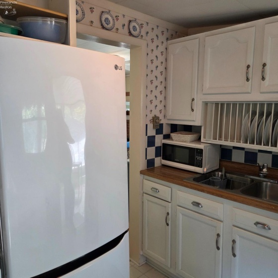 422 Oak Avenue, Lakeside, 43440, 2 Bedrooms Bedrooms, ,1 BathroomBathrooms,Residential,For Sale,Oak,20262971