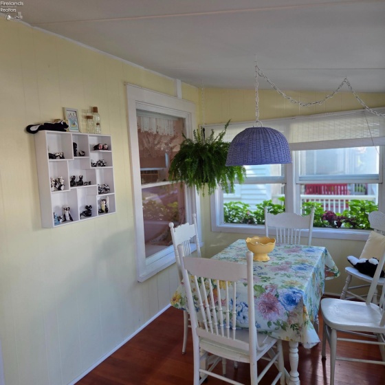 422 Oak Avenue, Lakeside, 43440, 2 Bedrooms Bedrooms, ,1 BathroomBathrooms,Residential,For Sale,Oak,20262971