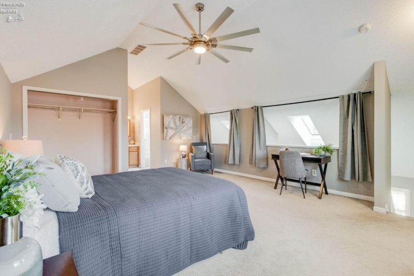 70 Harbors End, Port Clinton, 43452, 2 Bedrooms Bedrooms, ,2 BathroomsBathrooms,Residential,For Sale,Harbors End,20262977