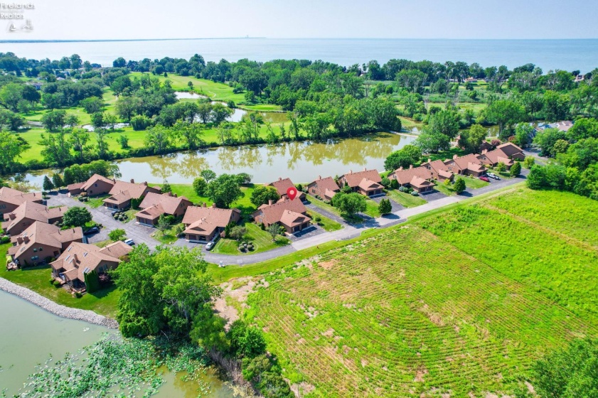 70 Harbors End, Port Clinton, 43452, 2 Bedrooms Bedrooms, ,2 BathroomsBathrooms,Residential,For Sale,Harbors End,20262977