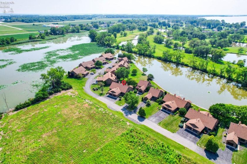 70 Harbors End, Port Clinton, 43452, 2 Bedrooms Bedrooms, ,2 BathroomsBathrooms,Residential,For Sale,Harbors End,20262977