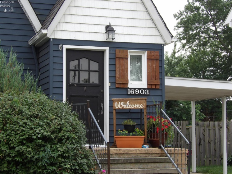 16903 Woodbury Avenue, Cleveland, 44135, 3 Bedrooms Bedrooms, ,3 BathroomsBathrooms,Residential,For Sale,Woodbury,20262933