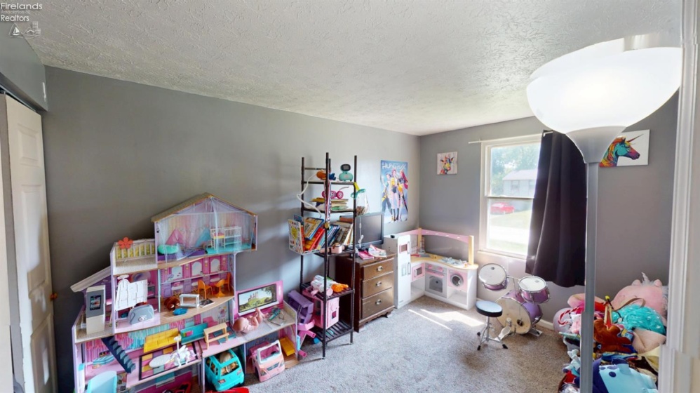 2250 Woodmont Drive, Fremont, 43420, 4 Bedrooms Bedrooms, ,2 BathroomsBathrooms,Residential,For Sale,Woodmont,20262948