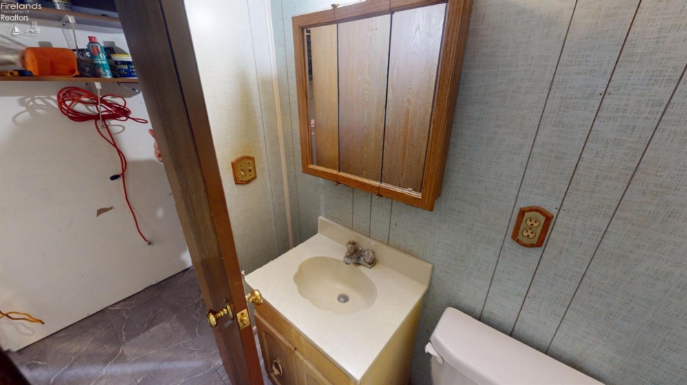 2250 Woodmont Drive, Fremont, 43420, 4 Bedrooms Bedrooms, ,2 BathroomsBathrooms,Residential,For Sale,Woodmont,20262948