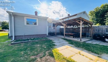 816 Warren Street, Sandusky, 44870, 4 Bedrooms Bedrooms, ,2 BathroomsBathrooms,Residential,For Sale,Warren,20262996