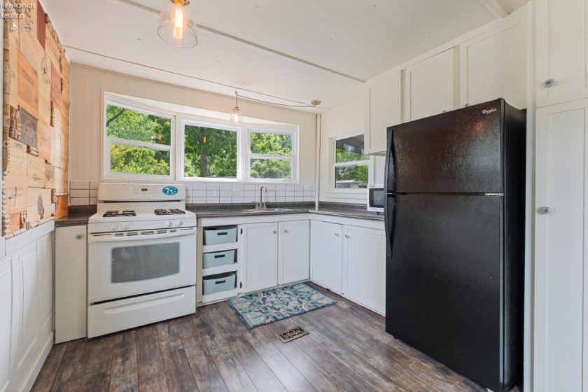 2175 Catawba Road, Port Clinton, 43452, 2 Bedrooms Bedrooms, ,1 BathroomBathrooms,Residential,For Sale,Catawba,20262941