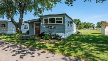 2175 Catawba Road, Port Clinton, 43452, 2 Bedrooms Bedrooms, ,1 BathroomBathrooms,Residential,For Sale,Catawba,20262941